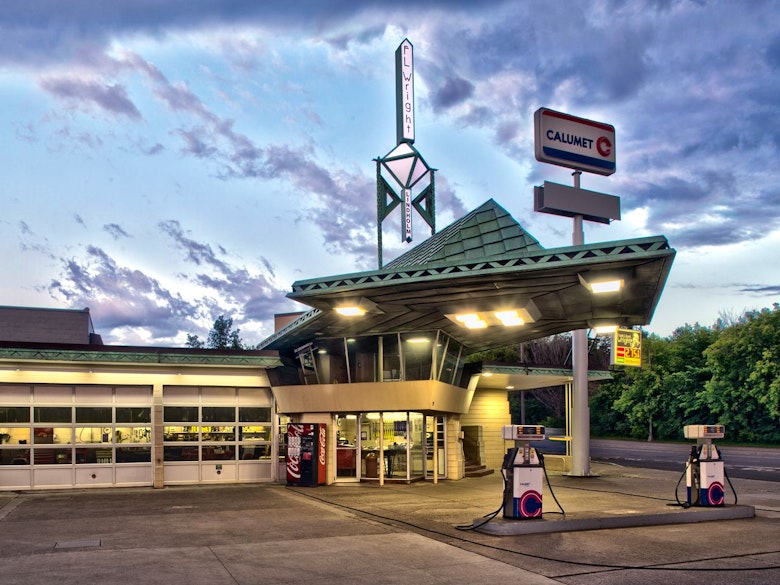 R. W. Lindholm Service Station