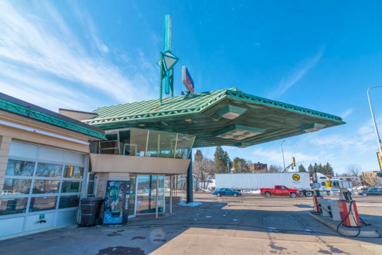 R. W. Lindholm Service Station